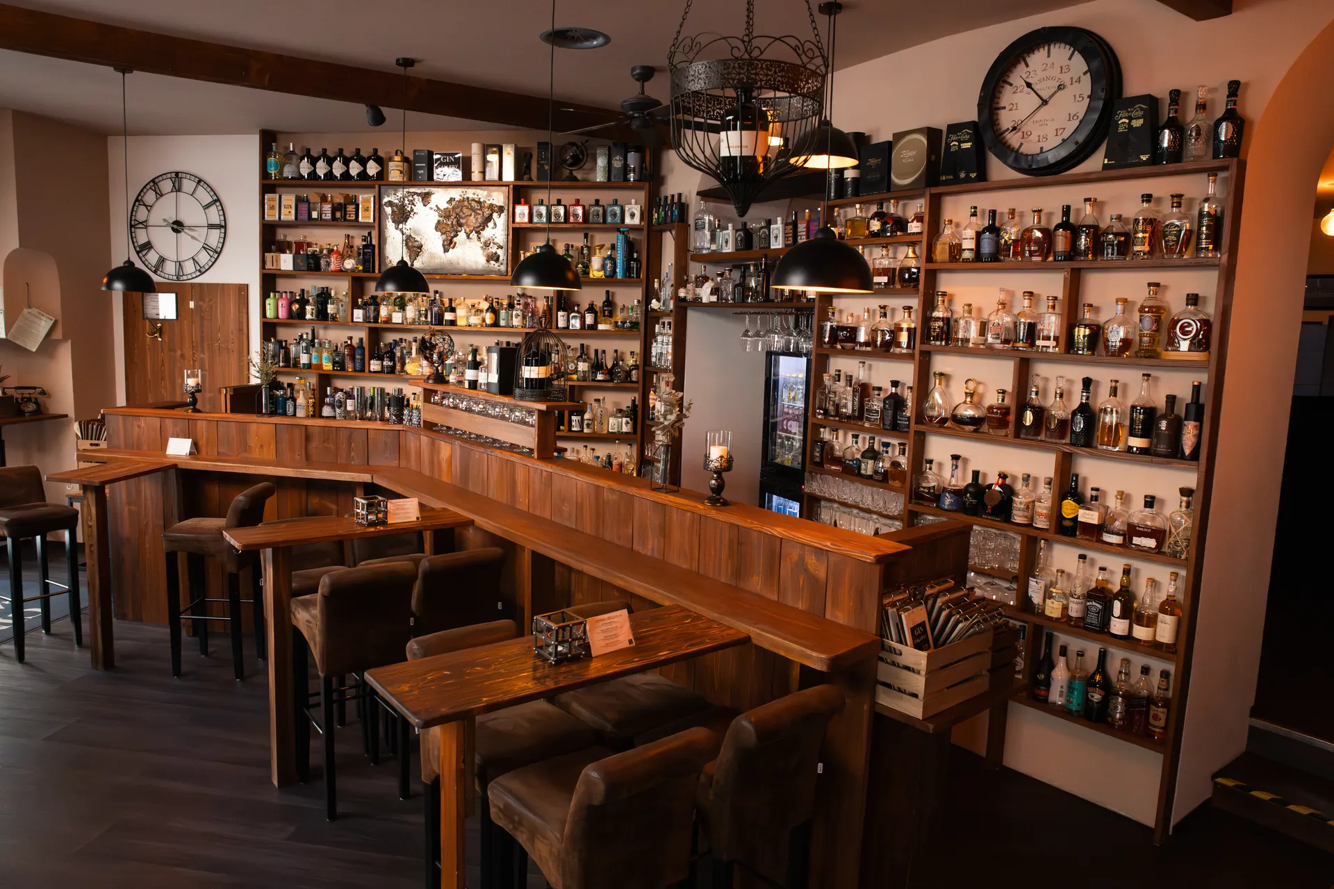 Barbereich der GIN-Gallery Wien